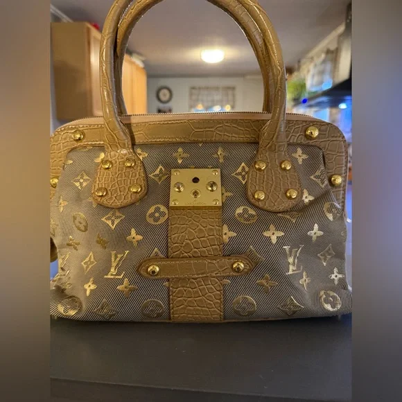 Louis Vuitton bag in Beige and Gold - Picture 2 of 6